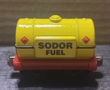 2003 LEARNING CURVE TAKE ALONG DIE CAST SODOR FUEL TRAIN. THOMAS  FRIENDS.