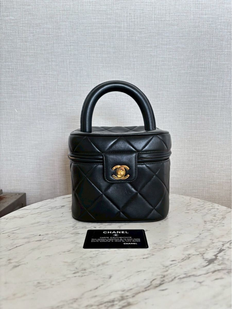 CHANEL Matelasse Vanity Bag Gold Coco Mark Turn Lock Excellent