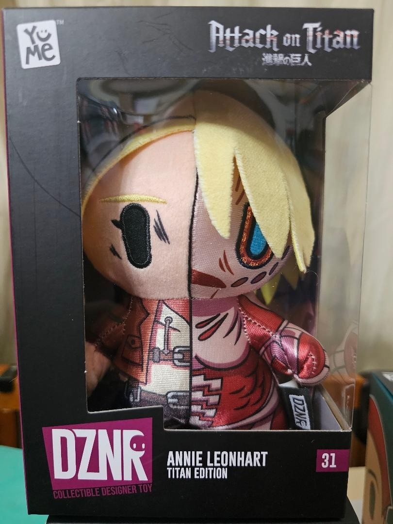 Attack on the Titan Annie Leonhart edición Titan