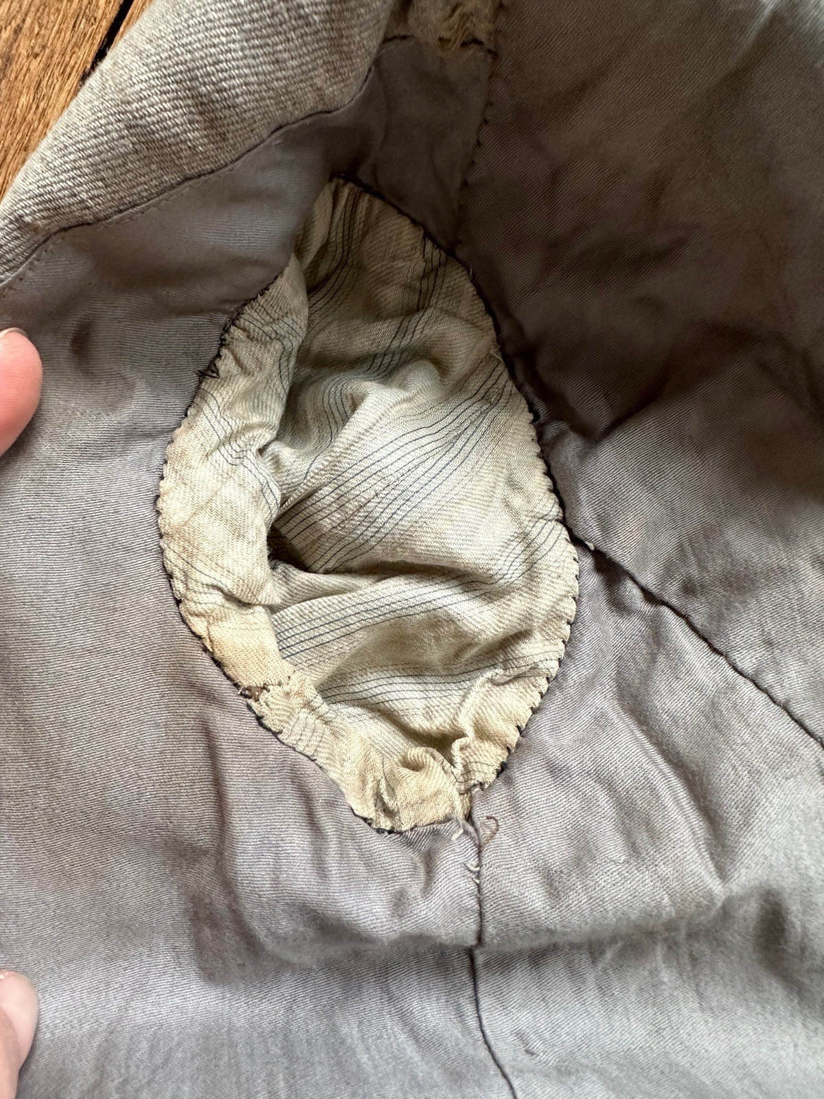 Finger coat coat dress young man boy old