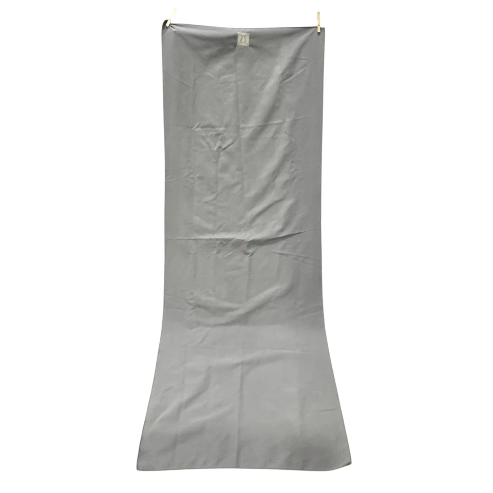 "Lululemon The Towel Yoga 26"" x 72"" granizo gris microfibra suave" Foto 2 de 4