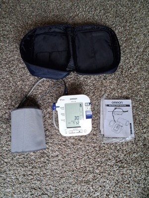 Omron HEM-780 Automatic Blood Pressure Monitor ComFit Cuff Full Kit Case AC Adap