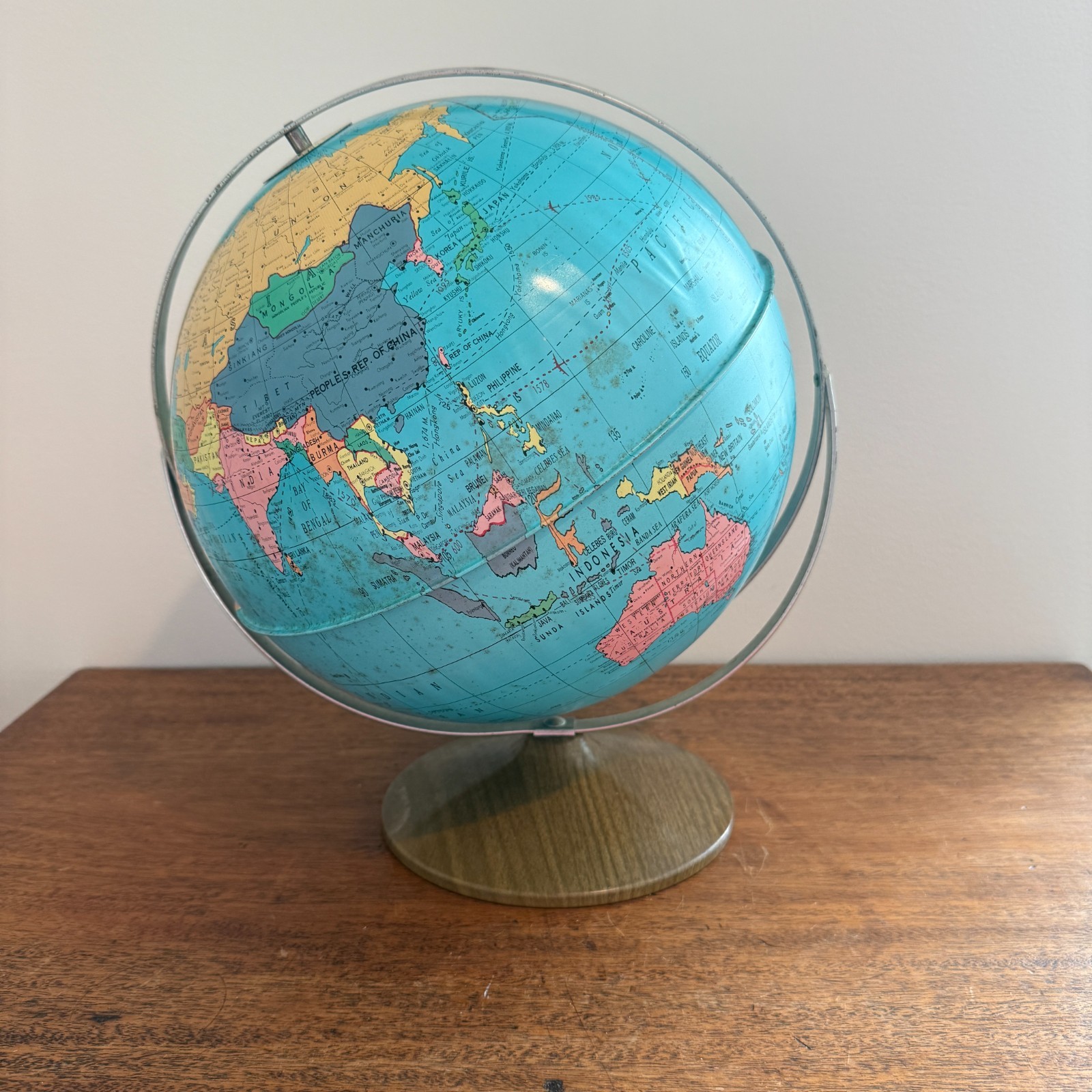 Vtg Ohio Art Tin Metal Litho World Globe MCM Desk Top Map Aviation Routes USA