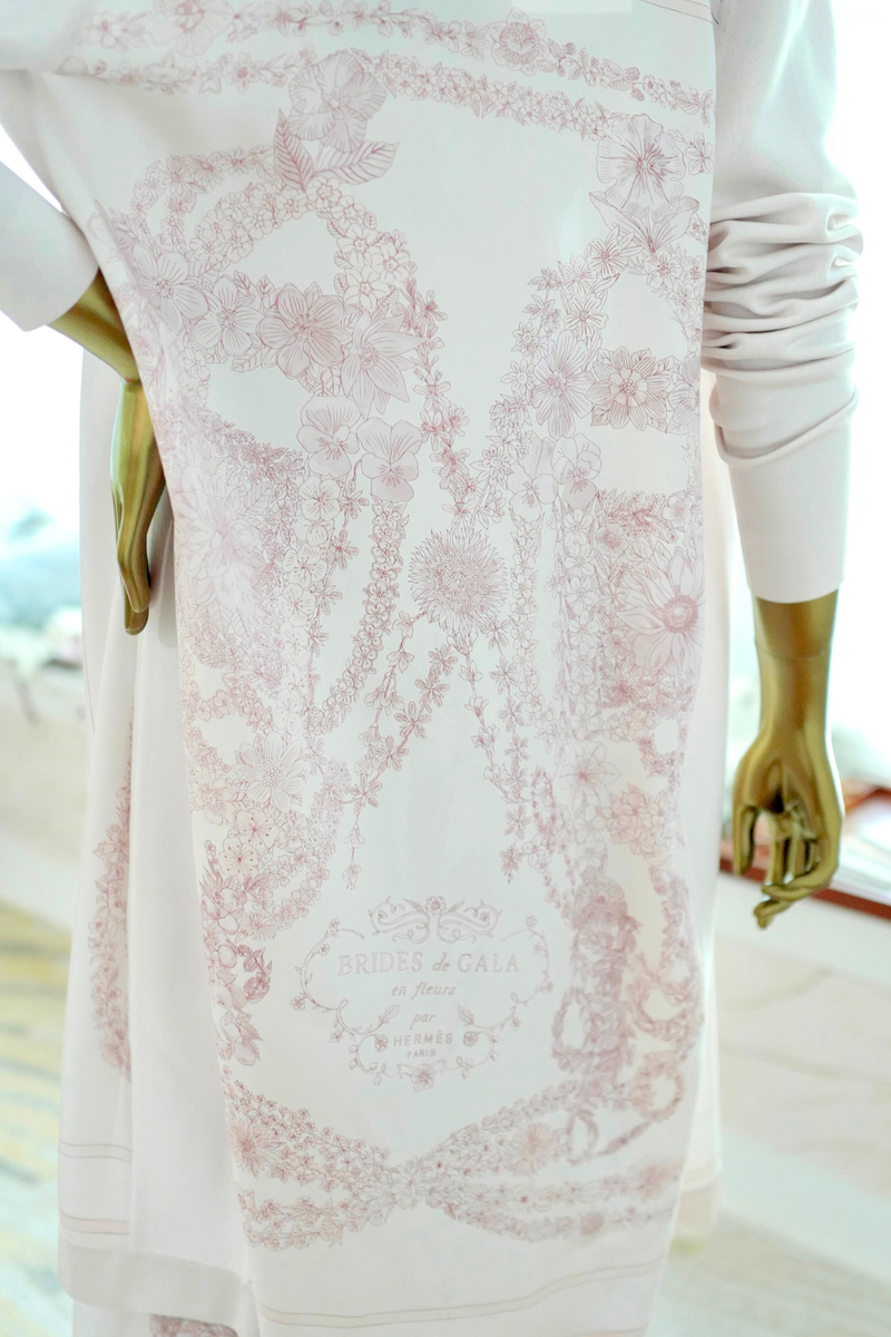 NEW Hermès Brides de Gala en Fleurs Long Cardigan twillaine Rose NEW Hermès Brides de Gala en Fleurs Long Cardigan twillaine Rose