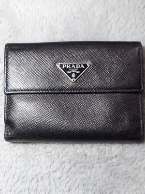 prada wallet ladies