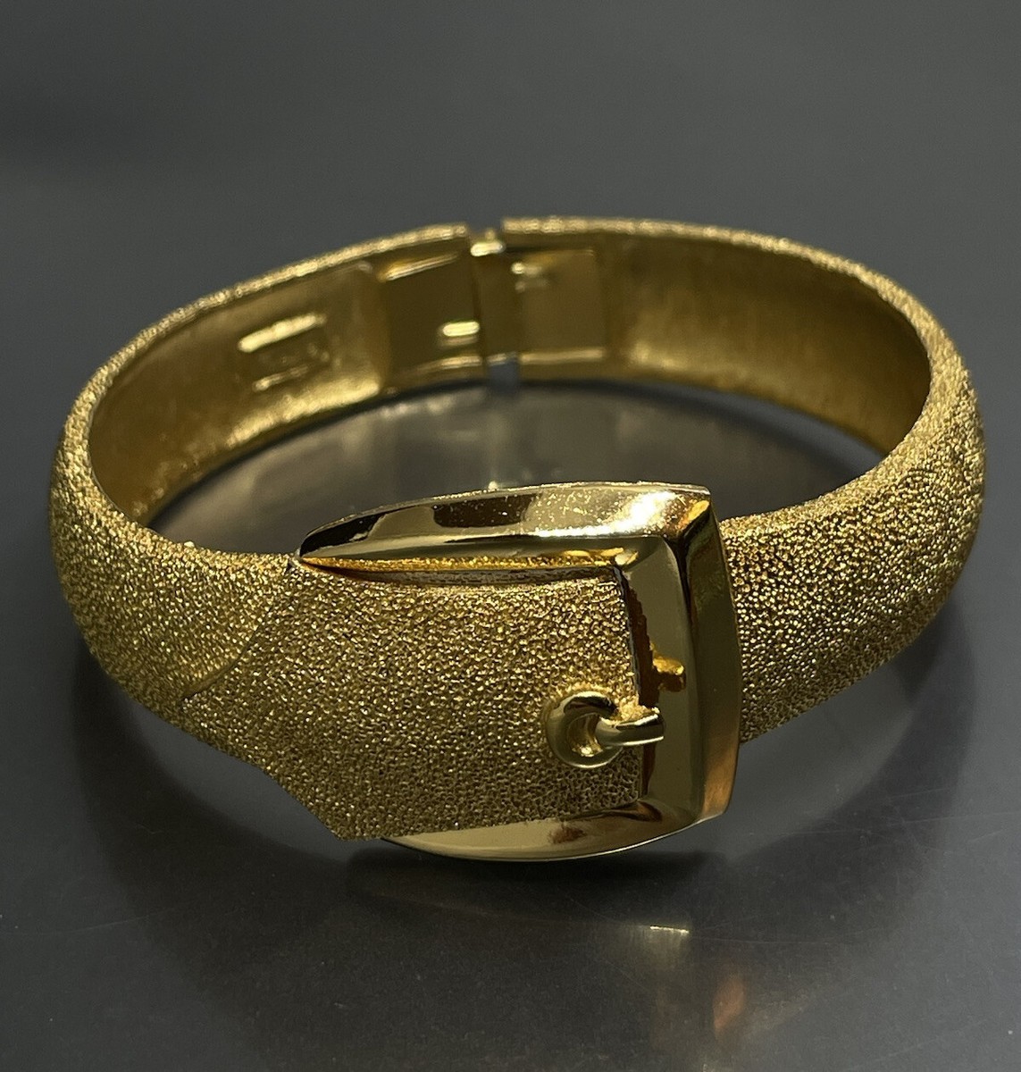 Vintage Crown Trifari Belt Buckle Hinged Clamper Cuff  display picture 2