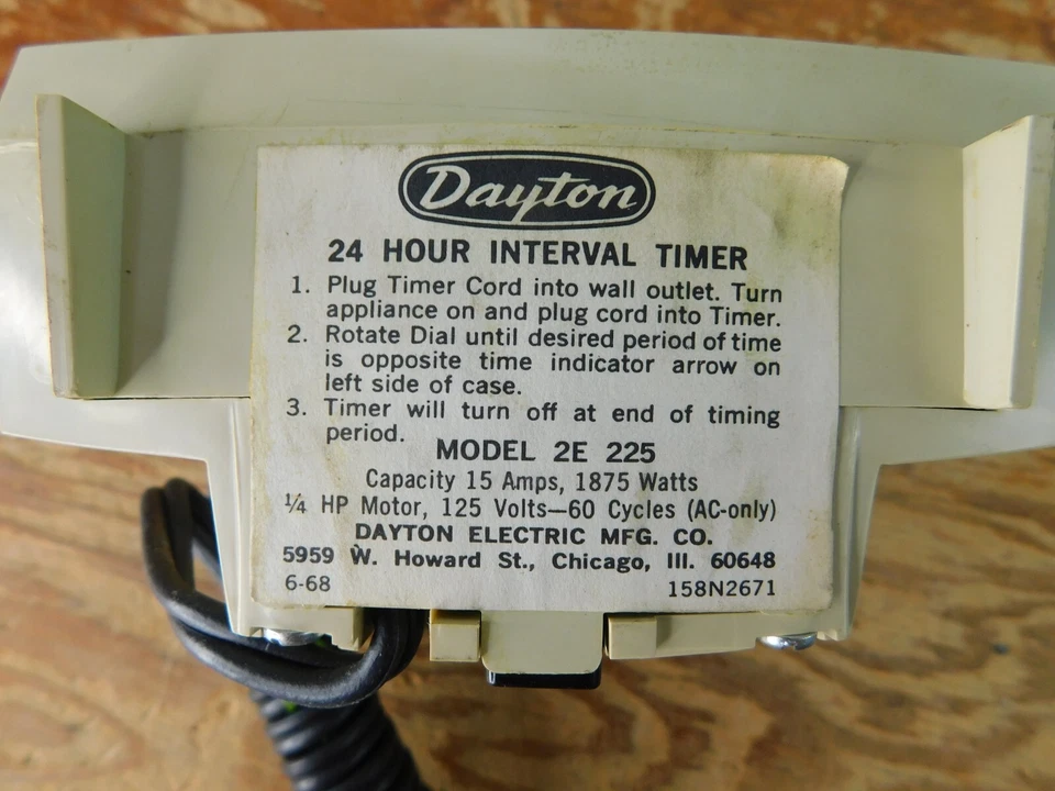 Dayton 2E225 enchufe temporizador 24 horas 1/2 HP 15 amperios 1875 vatios 125 V nuevo en caja nuevo en caja Foto 4 de 4