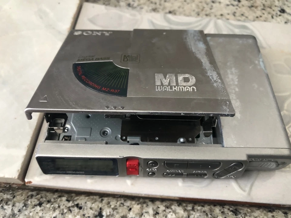 RARE Vintage Sony MZ-R37 MZR37 MD Player Recorder tested works Retro OLD - Image 2 of 4