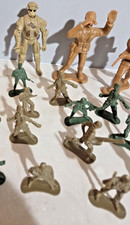 Greenbrier International  Other Plastic Army Men   Set of 26   2"  4" Figures