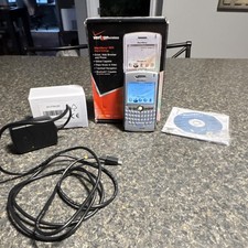 BlackBerry 8830 World Edition Verizon Silver QWERTY Bluetooth Charger CD