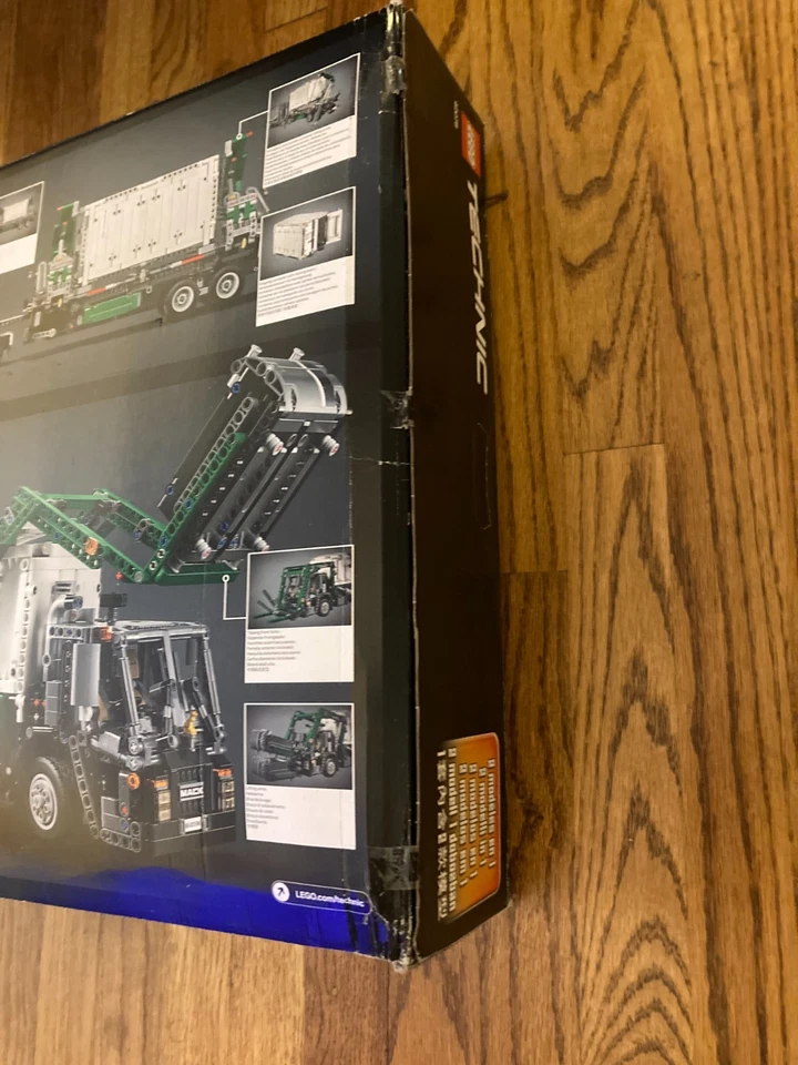 LEGO Technic 42078 Mack Anthem Truck and Trailer New But Damaged Box - Image 4 of 4