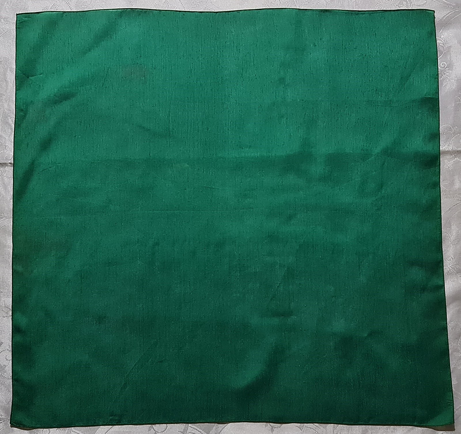 SCARF VINTAGE AUTHENTIC SOLID EMERALD GREEN SILK … - image 1