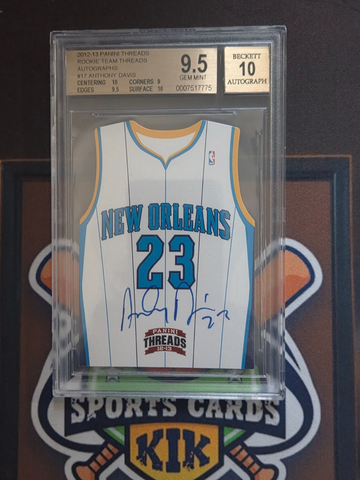 2012-13 Panini Threads #17 Anthony Davis Die Cut Team Threads (RC) Auto 