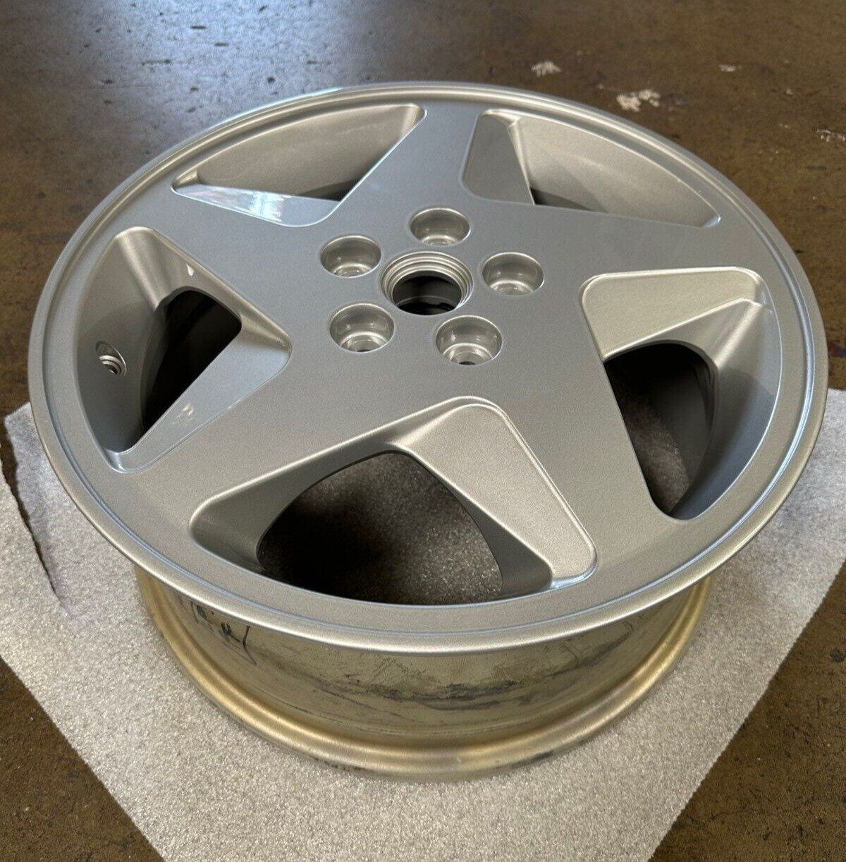 Ferrari 348, LH, Left Front Wheel, Refinished, Used P/N 136531