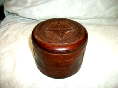 VINTAGE MEXICO TOOLED LEATHER BOX CORDOVAN CYLINDER TRINKET DRESSER 1960s