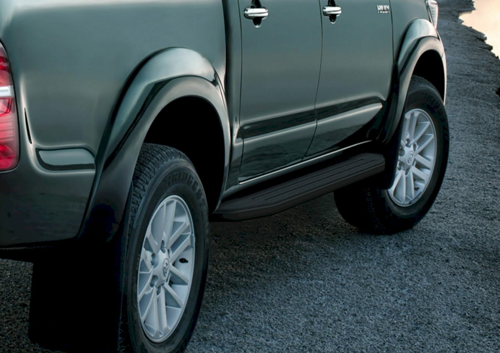 Marche-pieds aluminium RIVAL antidérapant et robuste pour Hilux 2005