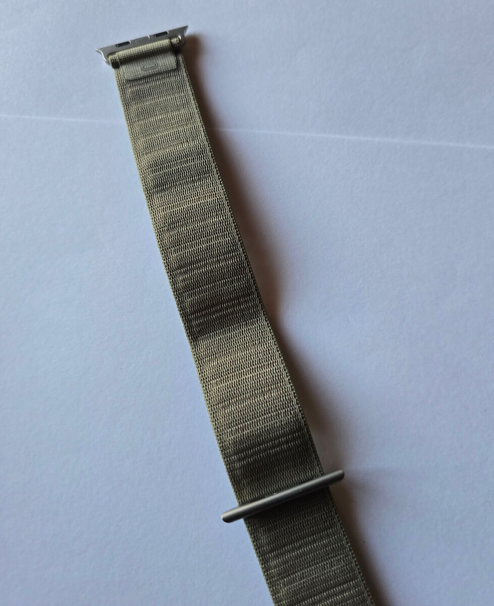 Apple Alpine Loop Band for Watch Ultra/Ultra 2 - Olive, M Apple Alpine Loop Band for Watch Ultra/Ultra 2 - Olive, M