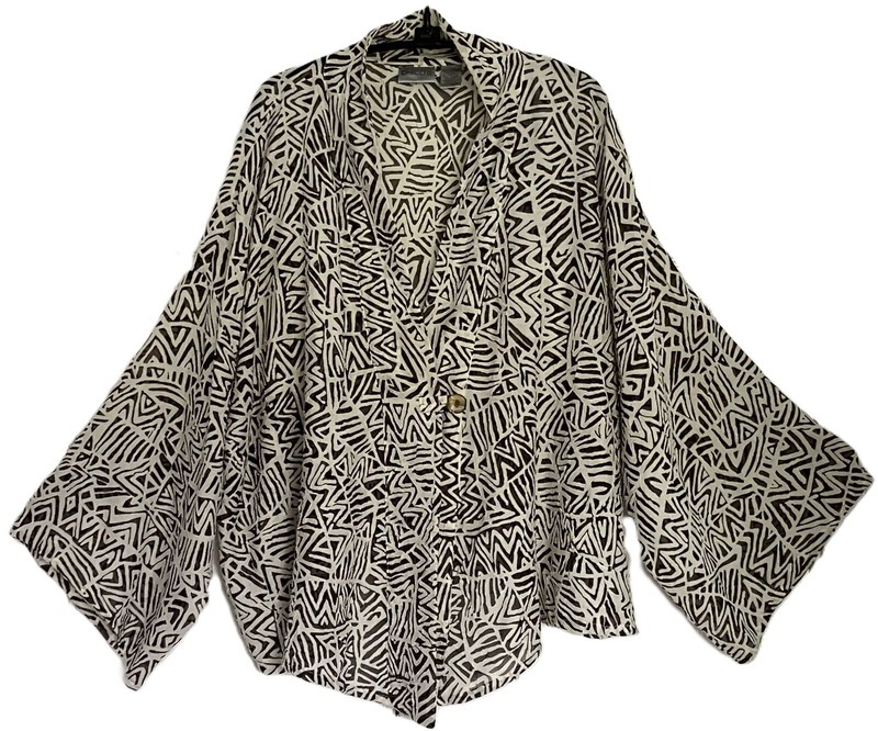 Chico’s Black & White Reverse High Low Semi-Sheer Short Kimono – Sz  M / L