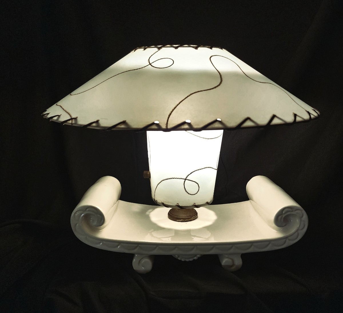 VTG MCM TV Lamp Asian Style Pagoda Fiberglass Shade & Ceramic Base