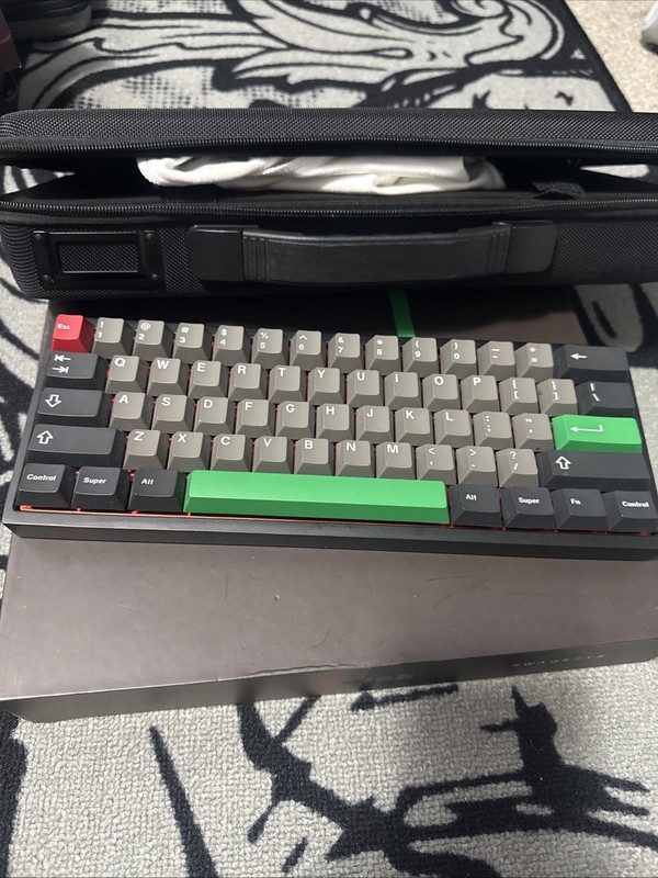 Canonkeys Bakeneko 60 Mechanical Keyboard Black Red Plate, Moyu Hades Swtiches