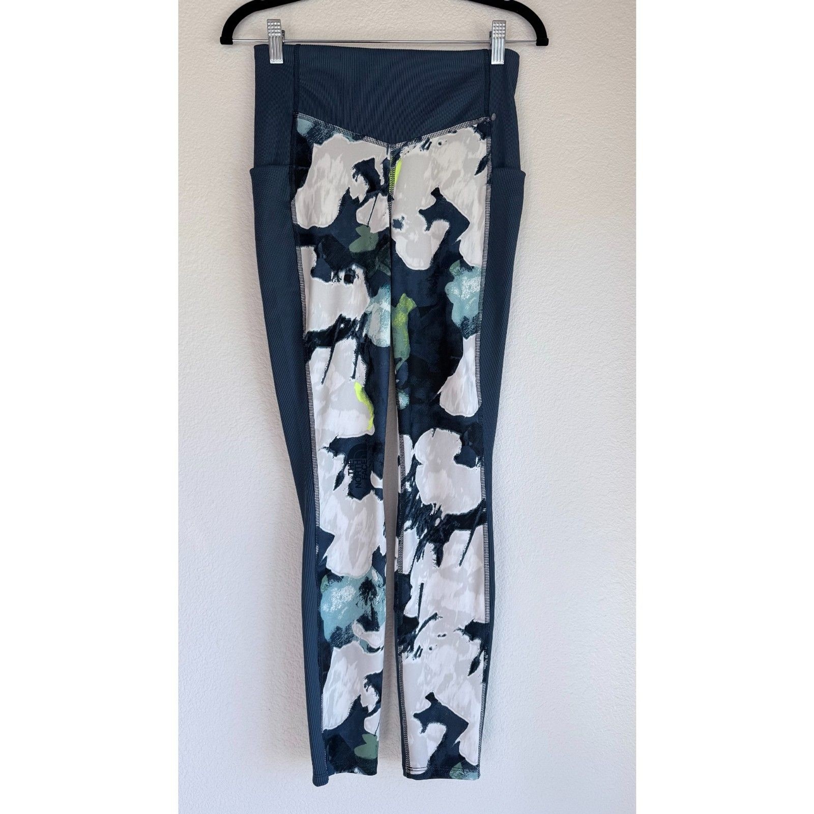 NEW The North Face Women's Abstract Watercolor Dune Sky Leggings in Blue Size M thumbnail 7