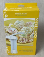 NEW Nordic Ware Holiday Cookie Press No Squeeze Operation 12 Cookie Discs