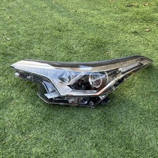 2016 – 2019 TOYOTA CHR C-HR NSF PASSENGERS SIDE FRONT LEFT HEADLIGHT LAMP