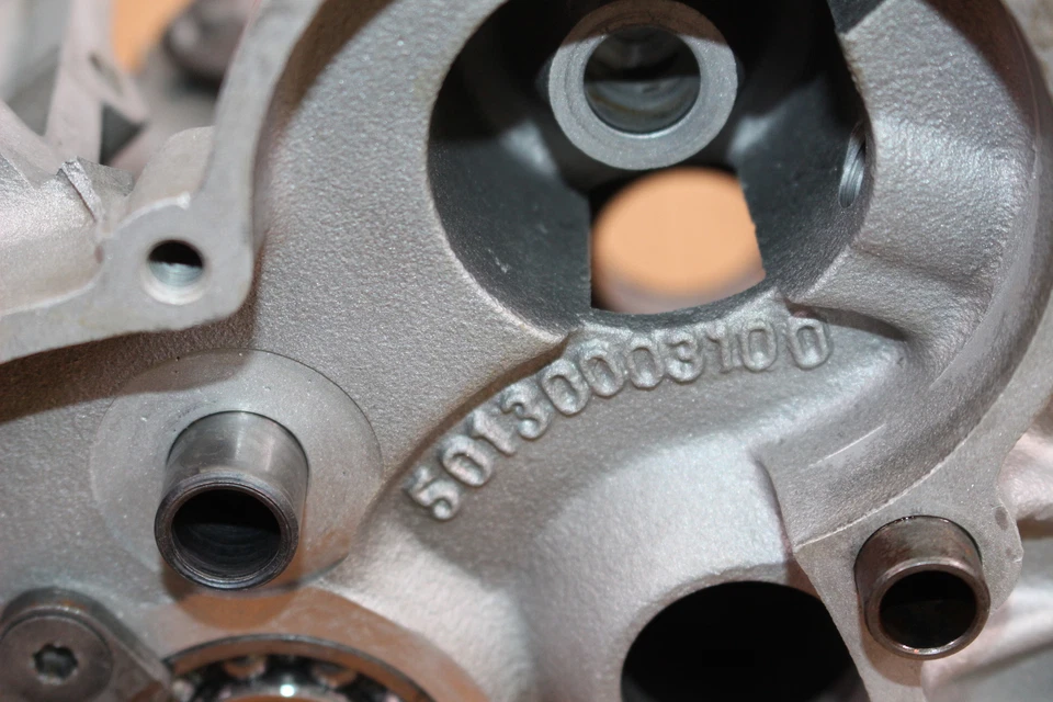 KTM 125 MXC 1986 maletas de motor izquierda y derecha/carcasa de motor cárter Foto 4 de 4