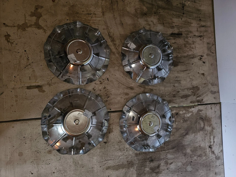 OEM Chrysler 300 Center Caps - Image 2 of 4