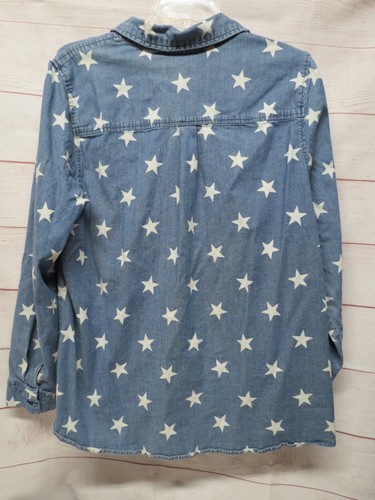 Camisa vaquera d&co para dama talla grande con estrellas blancas abotonadas - Imagen 4 de 6