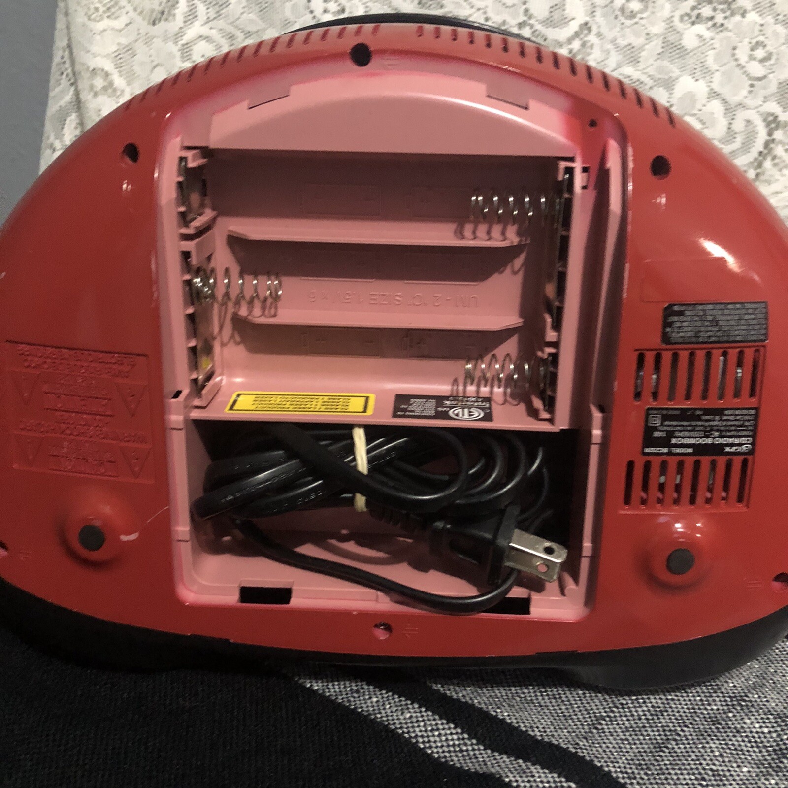 GPX cassette/cd/radio boombox Model BC232R, Works Good Missing Battery Cover.