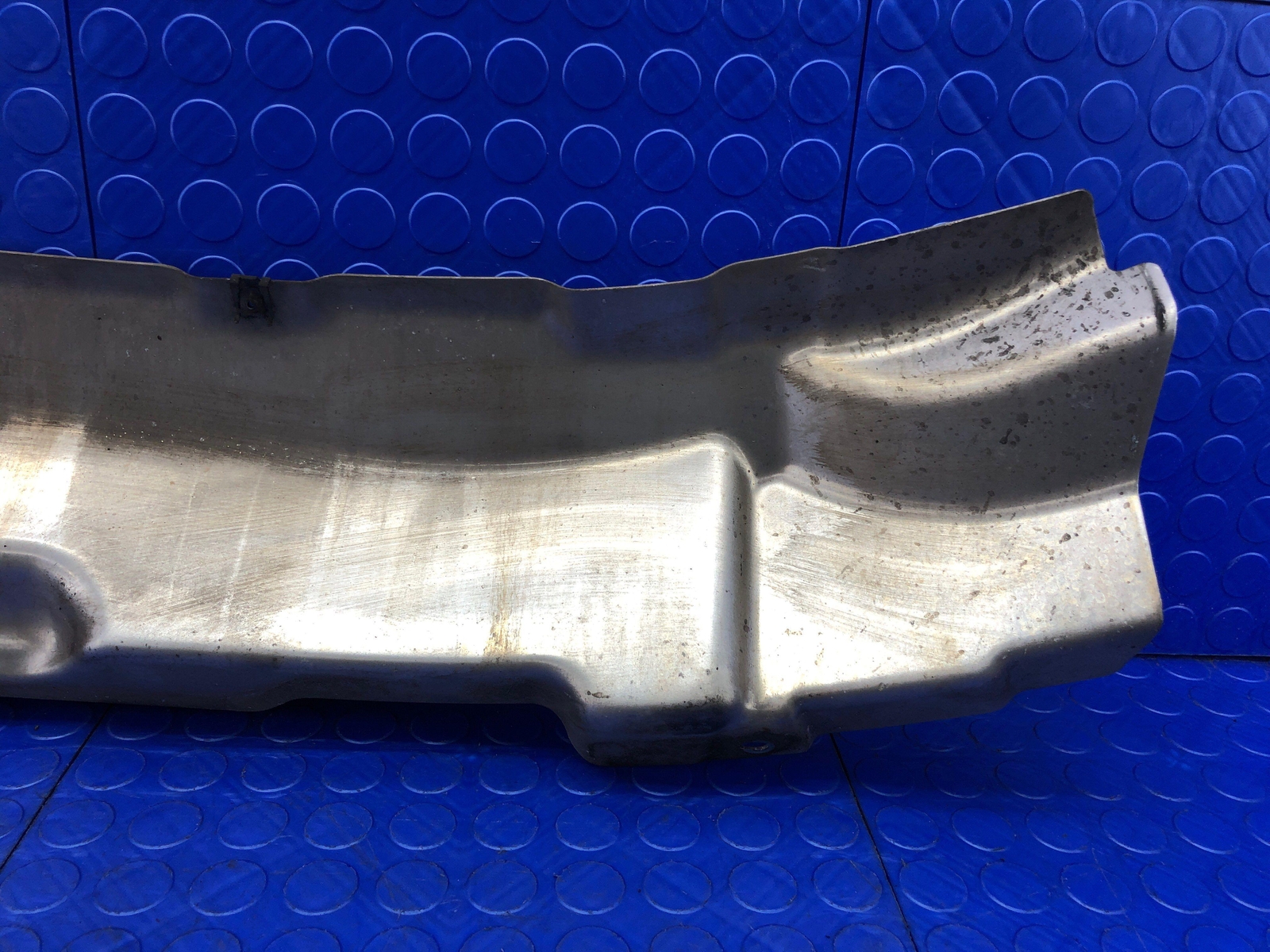 2014-2019 BMW I8 OEM REAR BUMPER EXHAUST HEAT SHIELD PLATE 51487328633