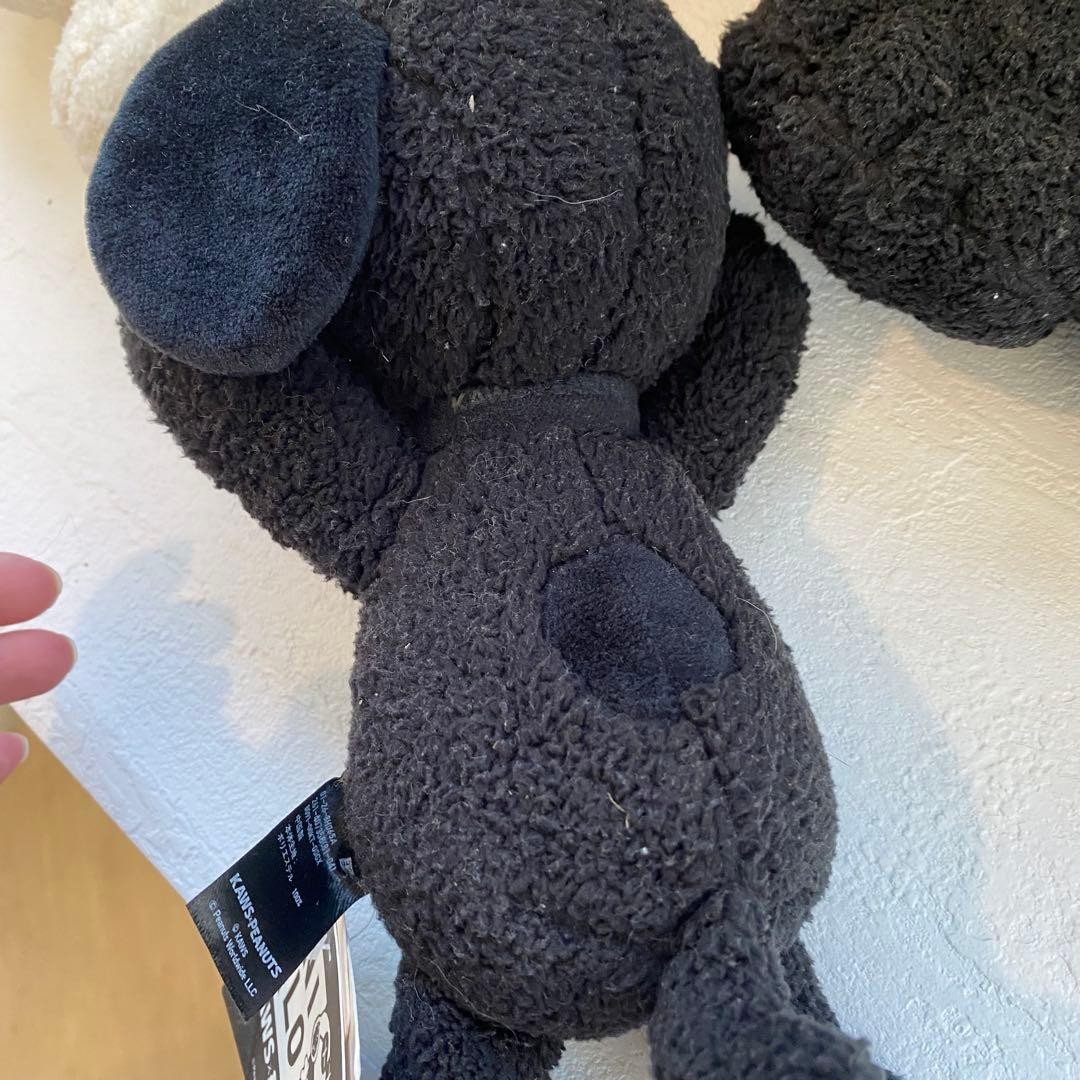 Snoopy x KAWS Peanuts Plush Set of 5 UNIQLO Official Character Toys Black White thumbnail 4