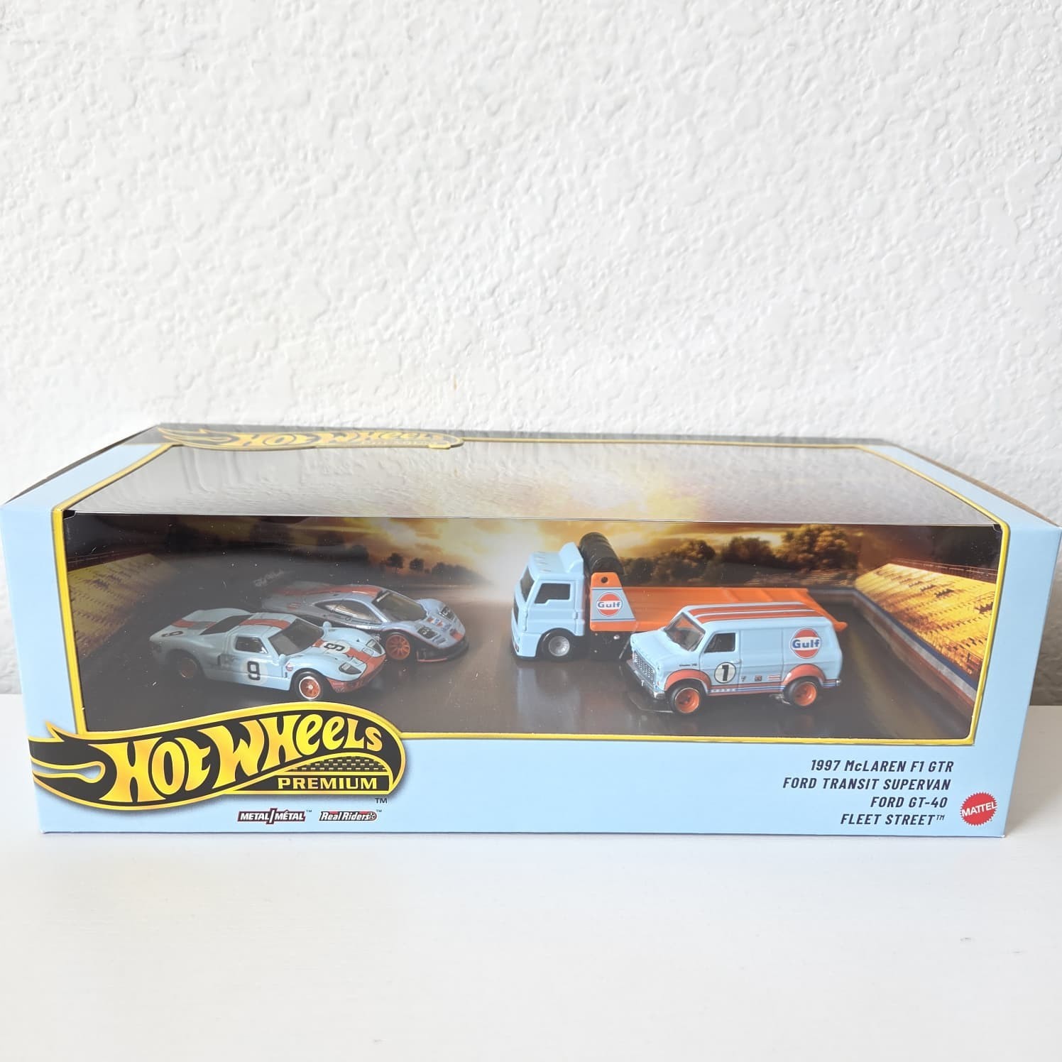 Hot Wheels Premium Collector Diorama Gulf Set McLAREN F1, Supervan, Ford GT-40