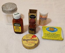 Lotto di 6 bottiglie e tonnellate mediche D21