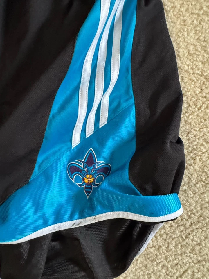 Adidas New Orleans Hornets Pelicans Shorts Mens XXL NOLA VTG rare NBA shorts - Image 3 of 3