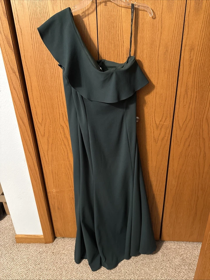 Vestido Formal de Dama de Honor Verde Forrest Talla 14 Foto 3 de 3