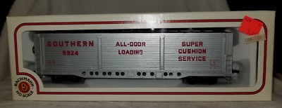 Bachmann - 56' All Door Boxcar - Southern 9924 - HO, NIB, (12C)