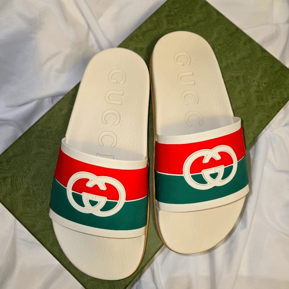 Sandales en caoutchouc logo imbriqué Gucci GG chaussures toboggans taille 39 NEUF