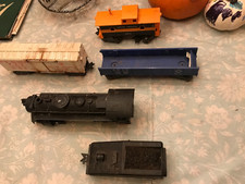 VINTAGE TRAIN ENGINE 5 CARS TRACK AND TRANSFORMER