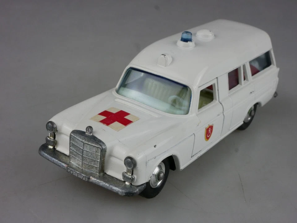 K-06B Mercedes Benz 'Binz' Ambulance - 81437 Matchbox Kingsize Lesney - Bild 2 von 4
