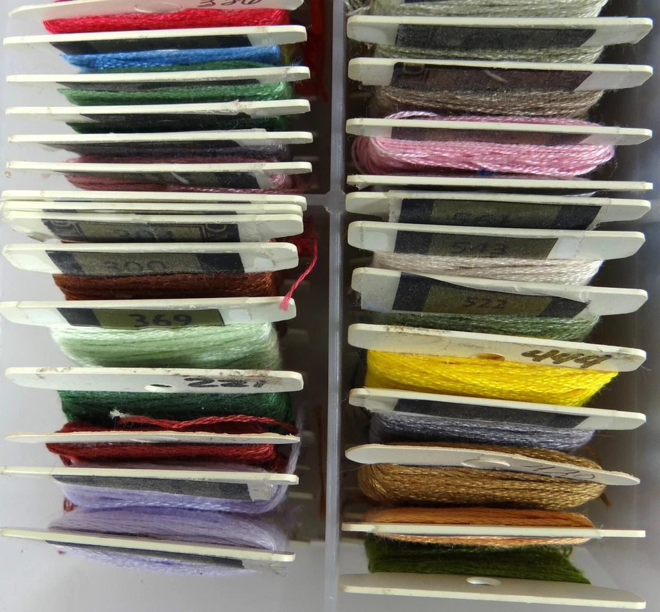 Embroidery Floss Thread Lot 110 Cards Kreinik Metallic Spools Mouline Rainbow - Image 3 of 4