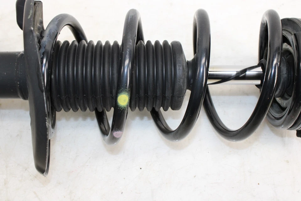 Amortiguador delantero derecho Nissan Juke Nismo 2013-2017 OEM GC136 Foto 4 de 4