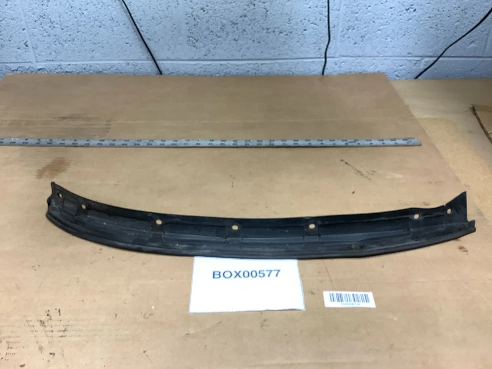 2007 MERCEDES R350 W251 FRONT LEFT DRIVER SIDE DOOR SEAL WEATHERSTRIP OEM+ - Image 2 of 3