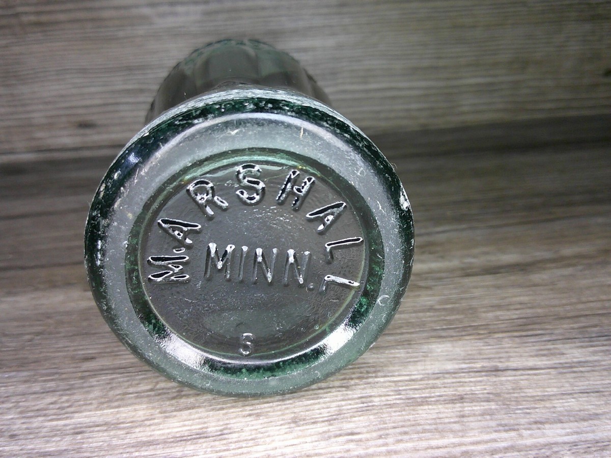 vintage Coca Cola bottle white lid w/ soda still capped 1945