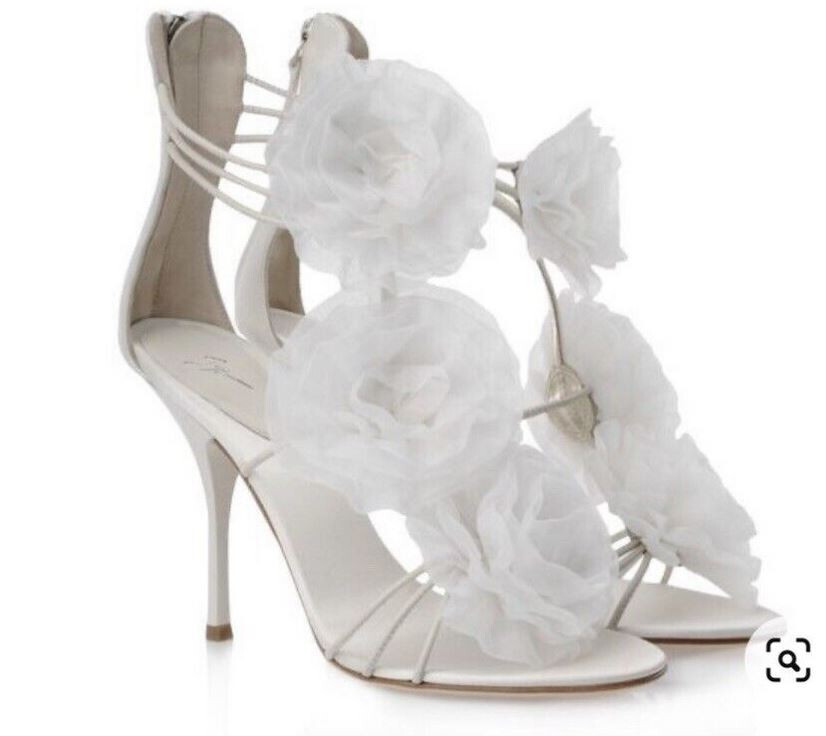 ジュゼッペザノッティ　ホワイト フラワー装飾 ハイヒール BRAND NEW Giuseppe Zanotti Flower Sandal stiletto heels sz