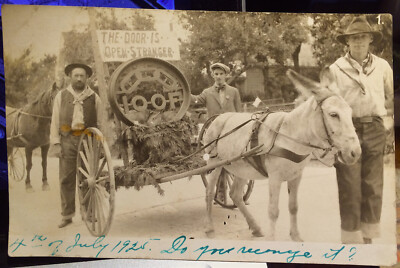 I.O.O.F ''Float'' GRASS VALLEY, CALIFORNIA, Photo Post Card, JULY 4th 1925, PARADE
