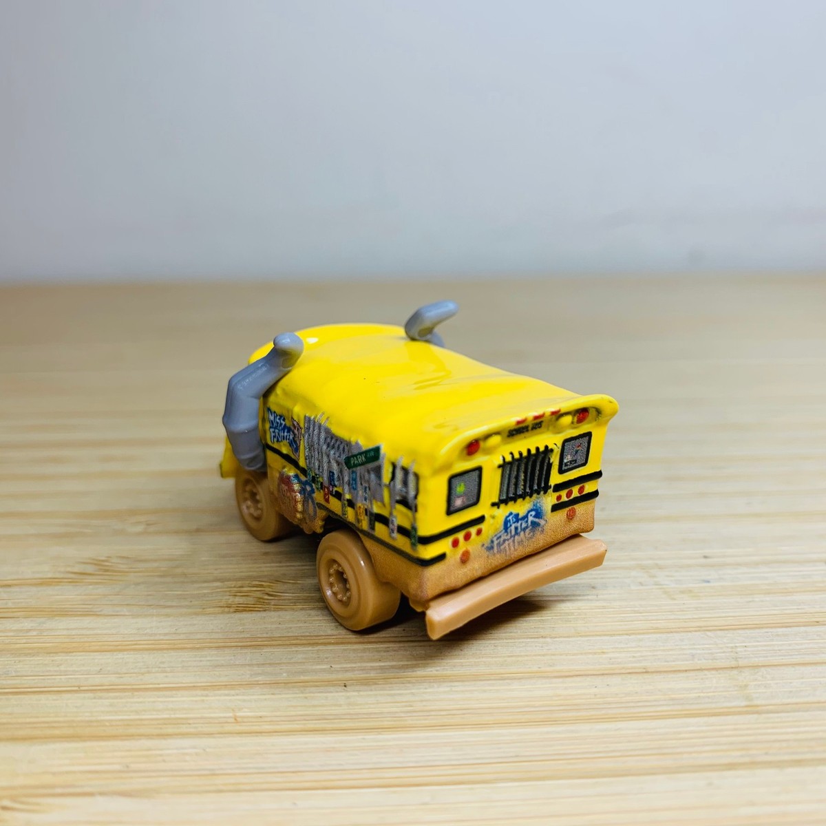 Disney Pixar Cars Mini Racers - Muddy Miss Fritter Thunder Hollow