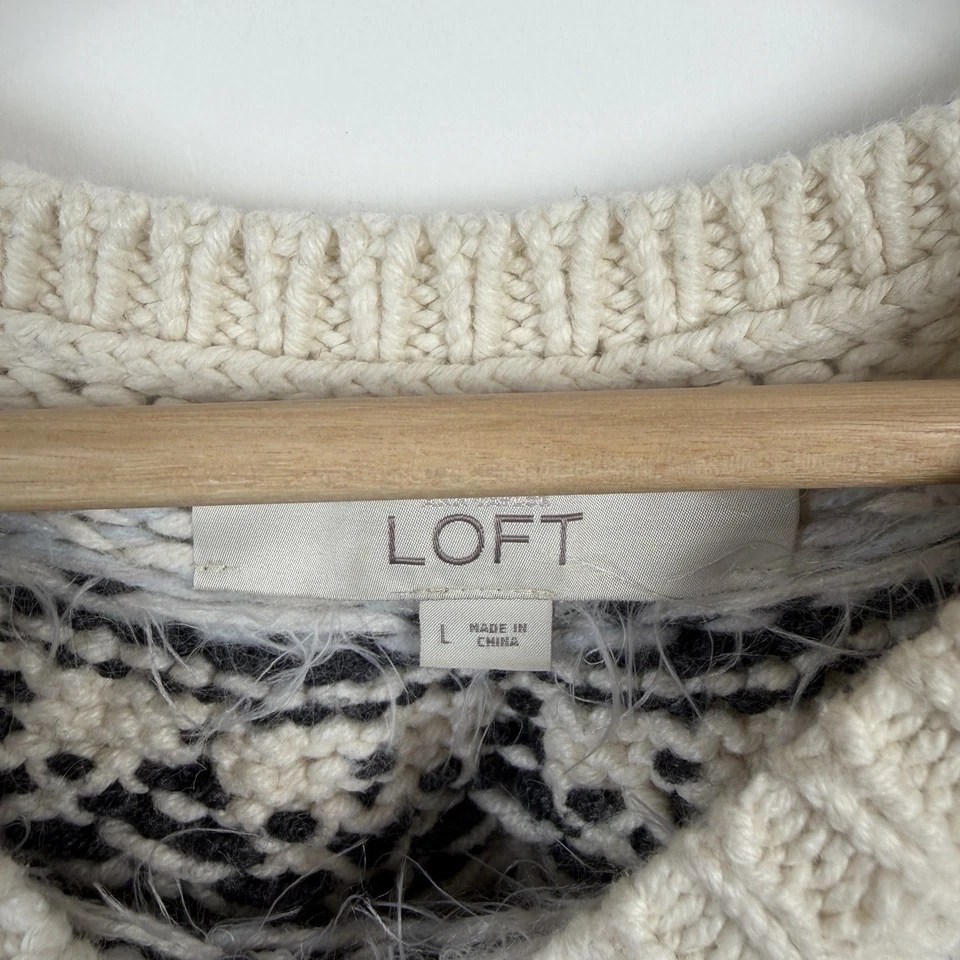 Ann Taylor LOFT Fair Isle Sweater Large Cream Blue Crew Neck Pullover Outdoors - Image 2 of 4