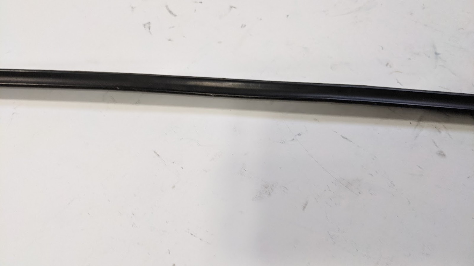 FERRARI 308 GTSi PART LEFT DOOR OUTER SEAL WINDOW WIPER 16327310 LH